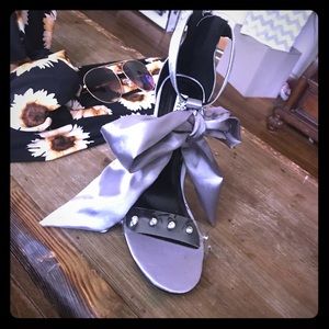 CAPE ROBBIN 7M Silver /Clear Heel